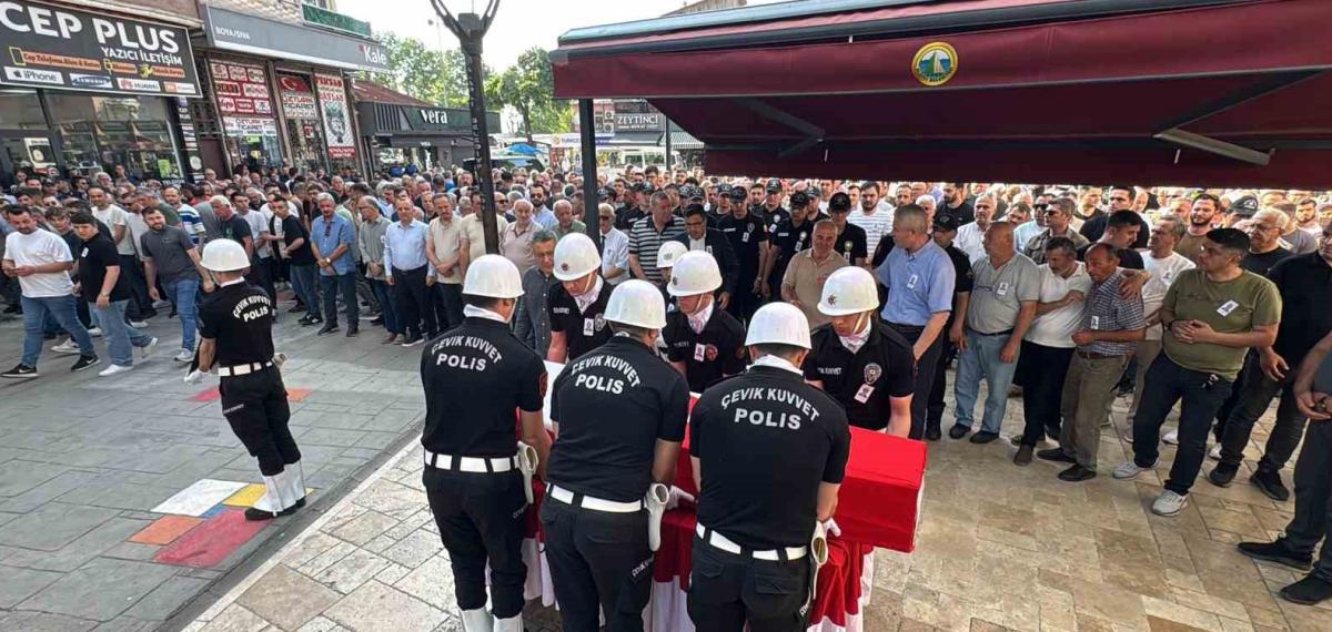 Evinde Kalp Krizi Geçiren Polis Memuru Son Yolculuğuna Uğurlandı