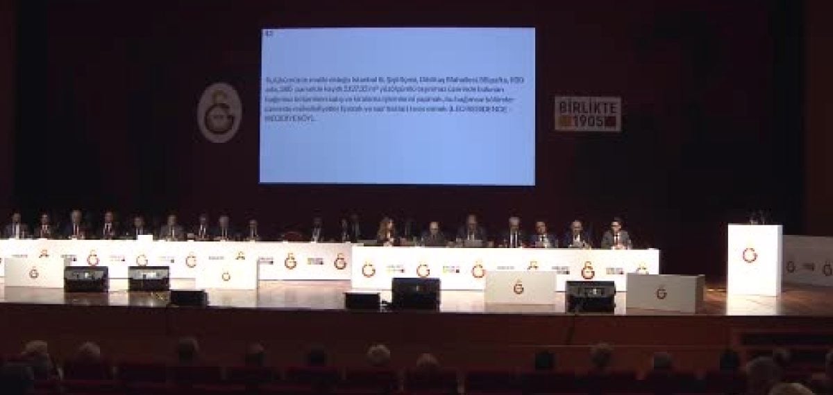 Galatasaray olağanüstü genel kurulunda yönetim kuruluna 11 konuda yetki verildi