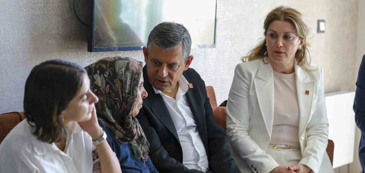 Gülistan Doku’nun ailesini CHP Grup Başkanı Özgür Özel ziyaret etti
