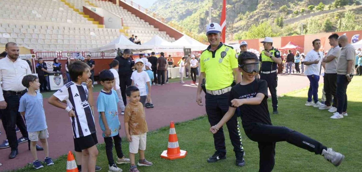 Gümüşhane’de spor şenliği: Yenişehir Stadyumu’nda çocuklar ve aileler etkinliklerle buluştu