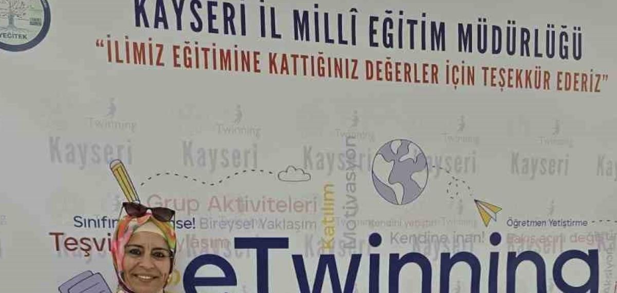 Hilal Öğretmen Geliştirdiği Etwinning Projeleri ile Öğrencilerin Yüzünü Güldürdü