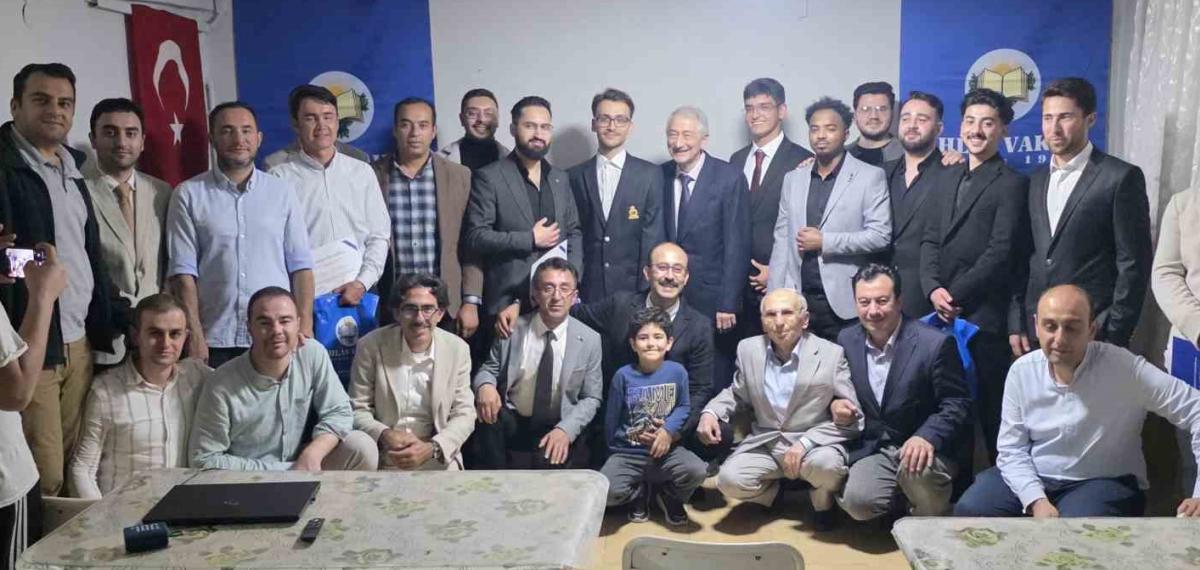 İhlas Vakfı Kütahya Huzur Erkek Öğrenci Yurdu’nda Mezuniyet Heyecanı