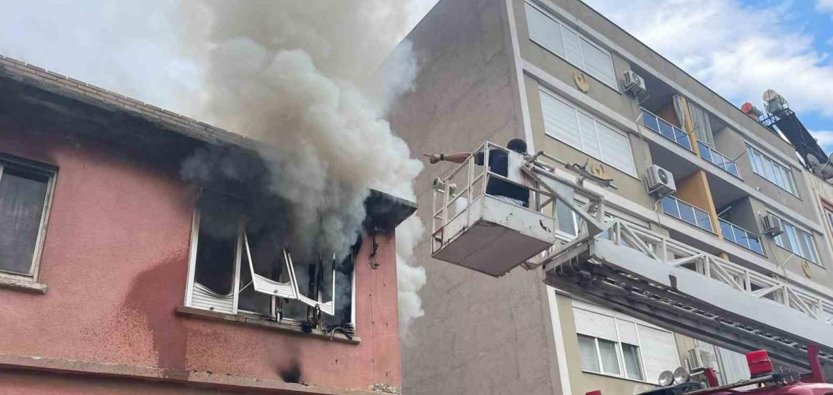 İki Katlı Müstakil Konutta Çıkan Yangın Korkuttu