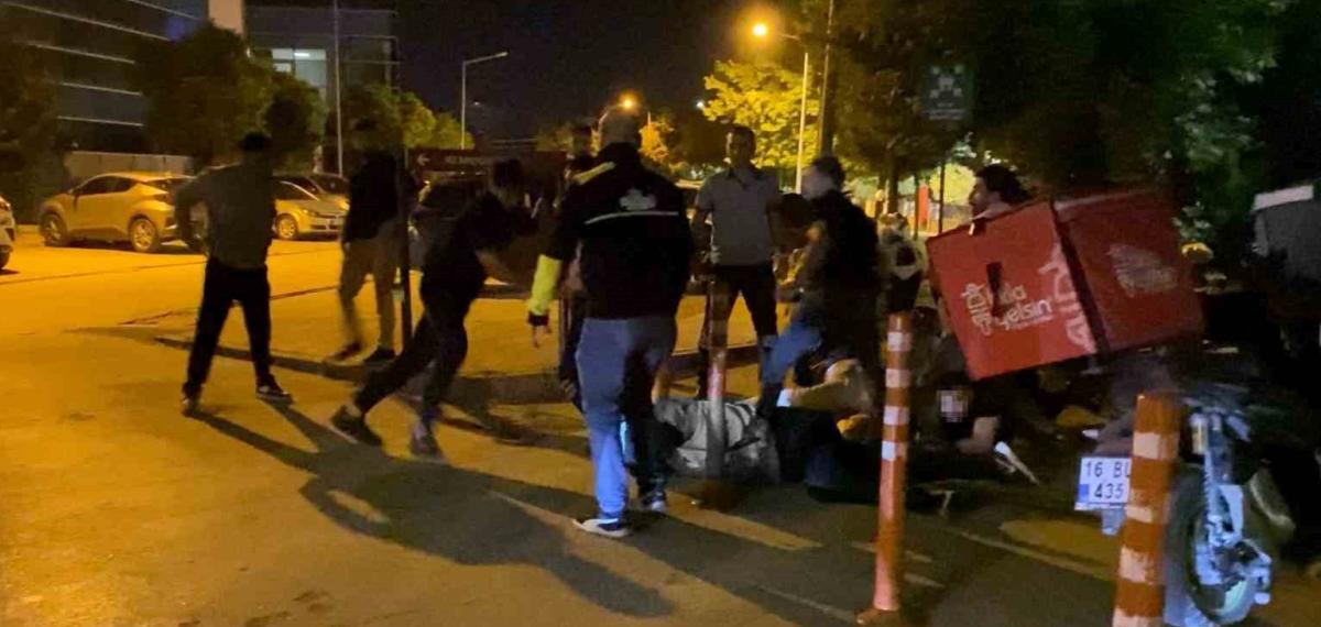 İnegöl’de motosikletli kuryelerle işletme sahipleri arasında çıkan kavga güvenlik kameralarına yansıdı