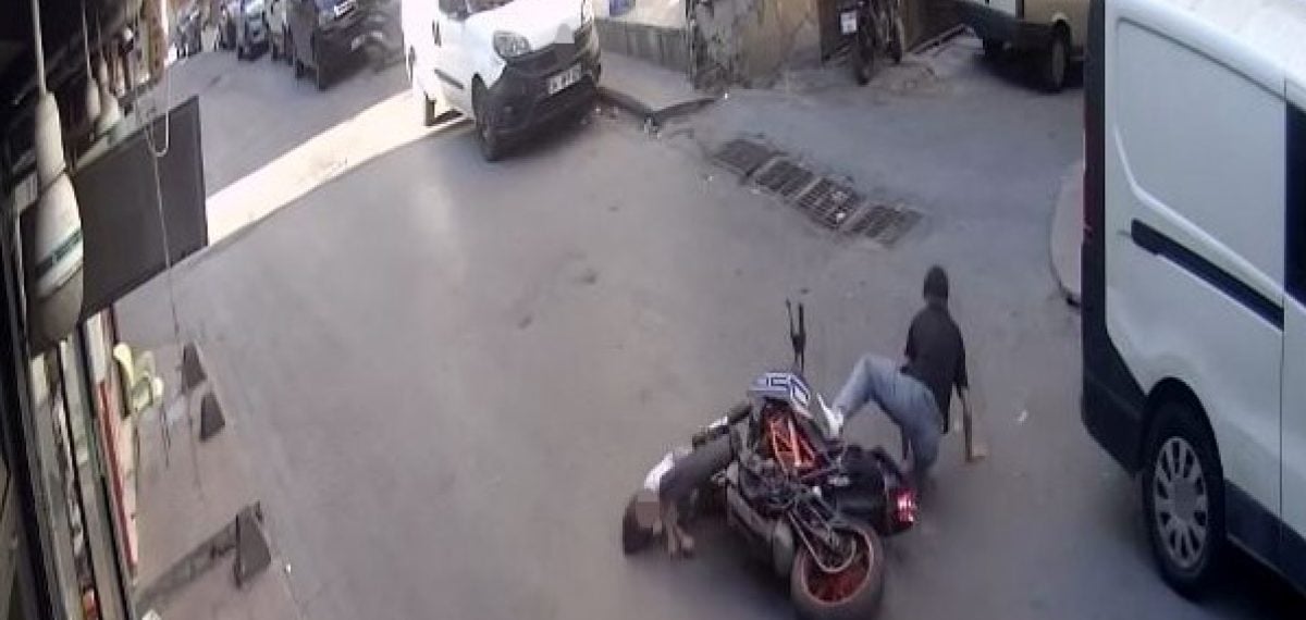 İstanbul Beyoğlu’nda scooter kullanan 4 yaşındaki çocuğa motosiklet çarptı, sürücü gözaltında