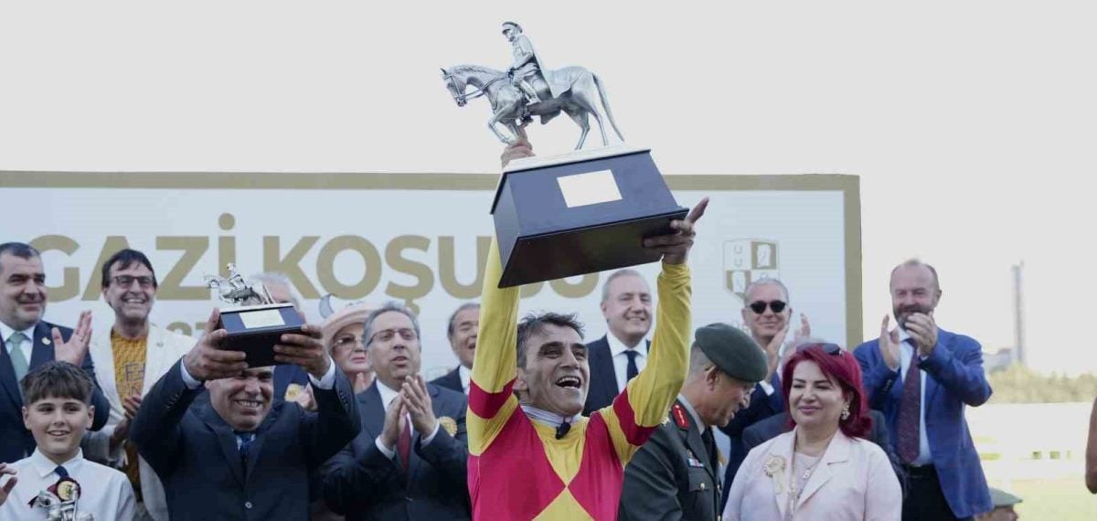 İstanbul’da 100. Gazi Koşusu’nu Bay Nalçakan ve jokeyi Halis Karataş kazandı