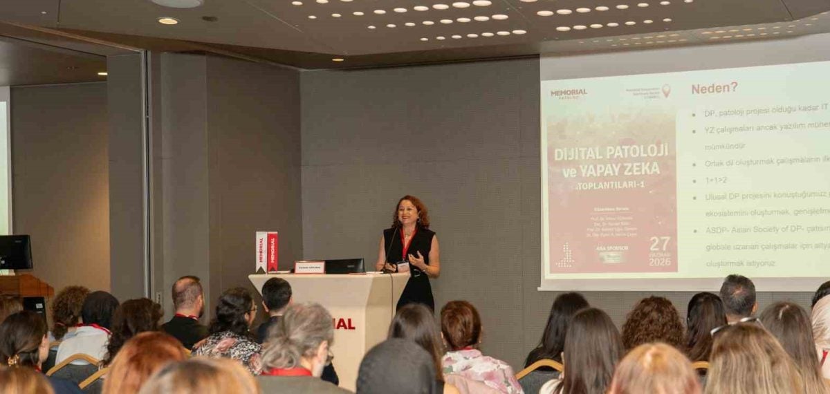 İstanbul’da düzenlenen ‘Dijital Patoloji ve Yapay Zeka’ toplantısının ilk oturumu yapıldı