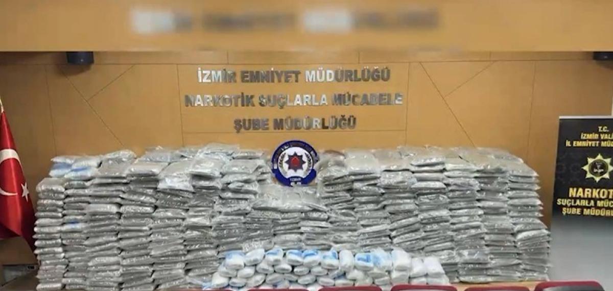 İzmir’de Düzenlenen Operasyonda 764 Kilogram Uyuşturucu Husus Ele Geçirildi