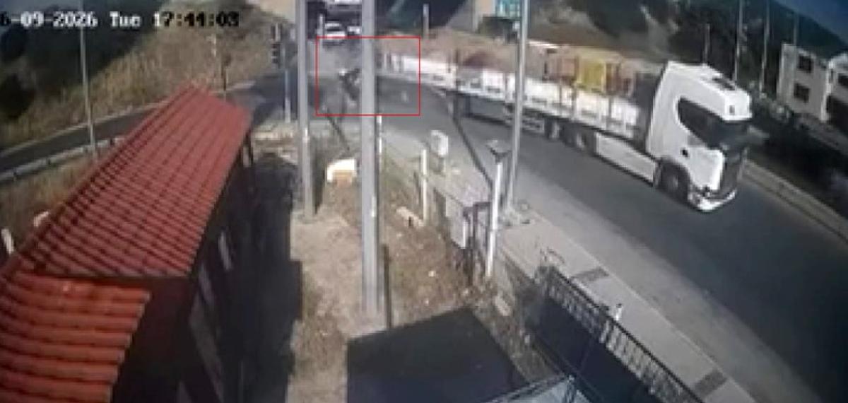İzmir’de Feci Kaza: Tıra Adeta Ok Gibi Saplandı