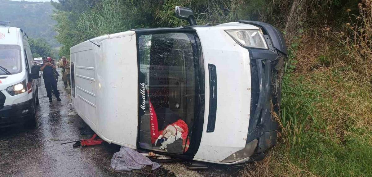 İzmir’de İşçi Servisi Devrildi: 1 Ölü, 2’si Ağır 10 Yaralı
