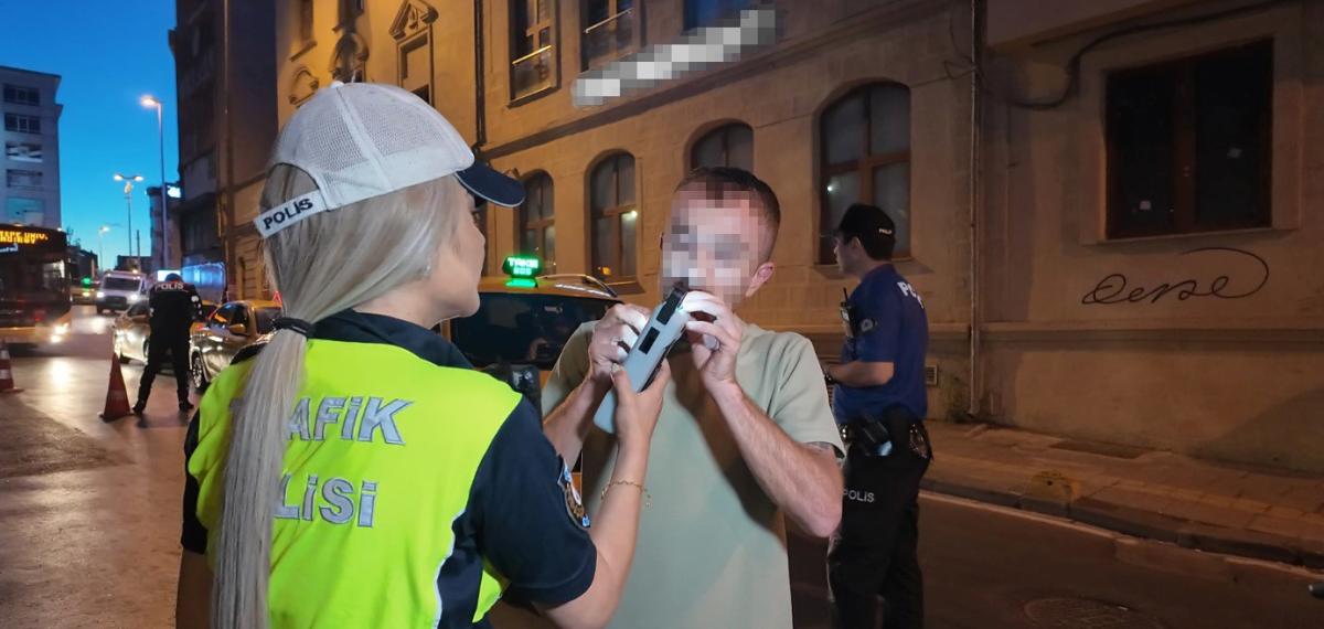 Kadıköy’de alkollü sürücü ehliyetini yeni aldı, ceza ve tepkiyle karşılaştı
