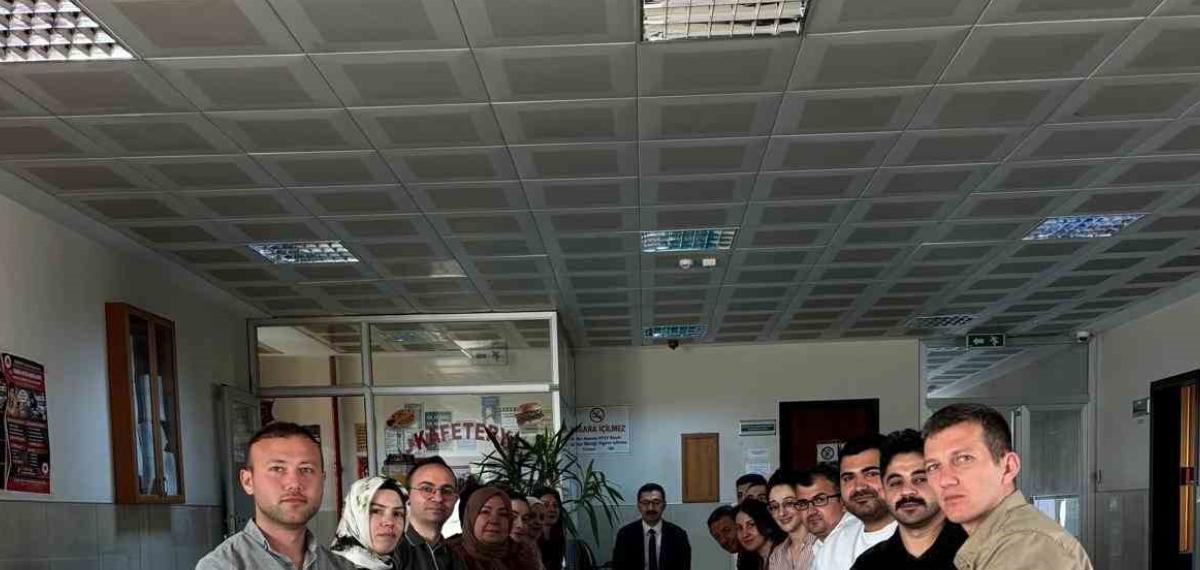 Karacabey Adliyesi’ne Sabah En Erken Gelen Çalışana Sürpriz Kahvaltı