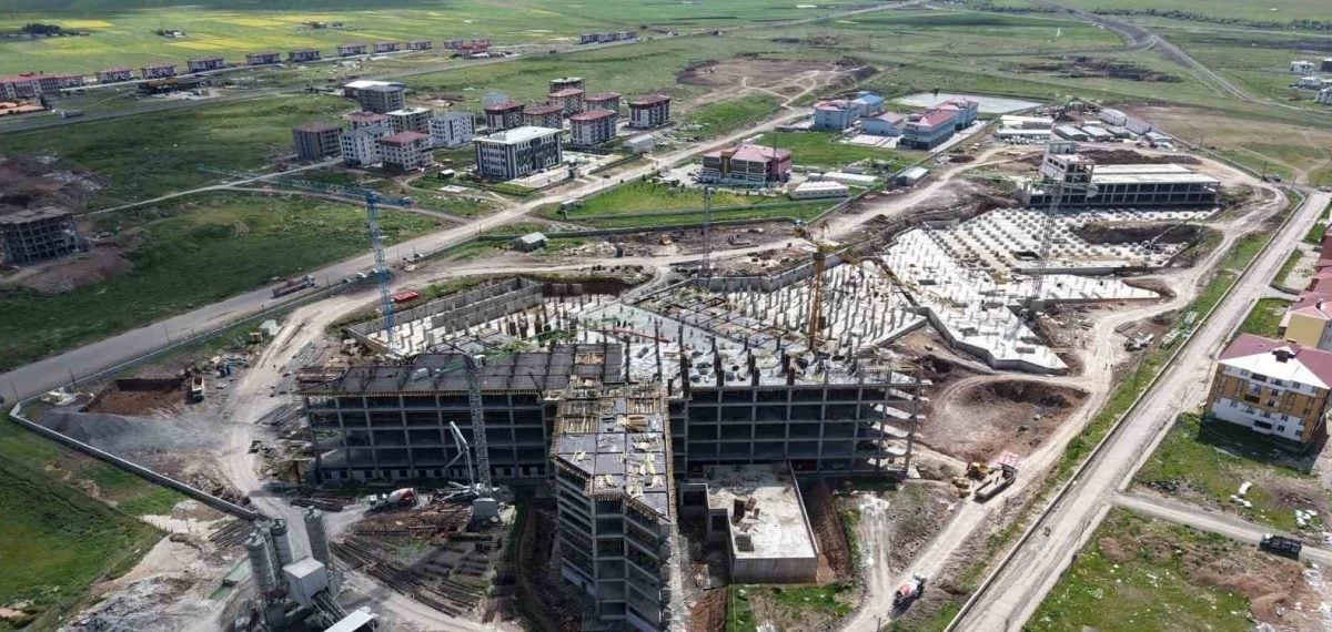 Kars’ta 500 yataklı Bölge Hastanesi inşaatı sürüyor, yatırım tamamlandığında bölgeye hizmet verecek