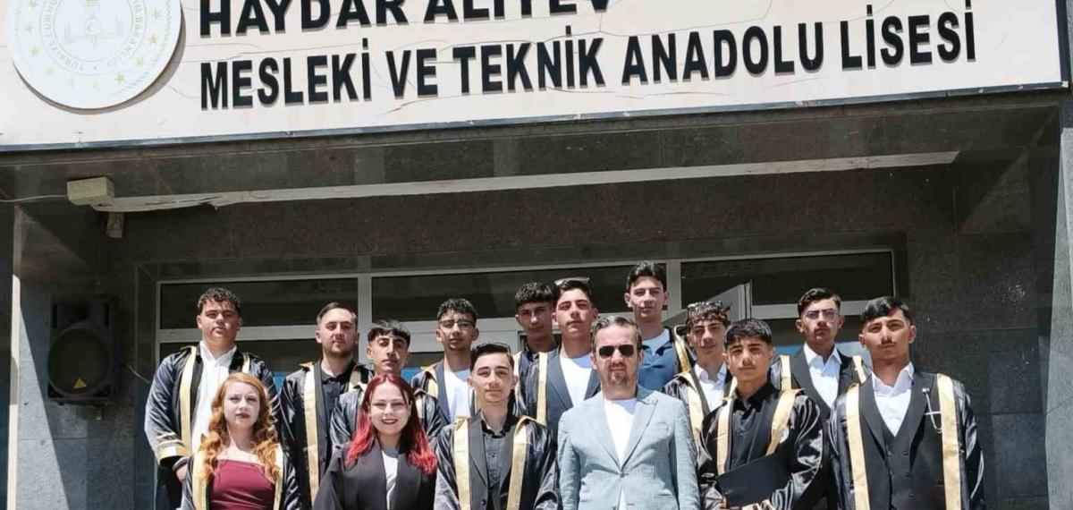 Kars’ta Veterinerlik Bölümünden İlk Mezunlar Belirlendi