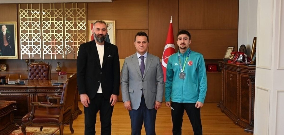Kastamonu Üniversitesi öğrencisi Hüseyin Eren Küçükoğlu, FISU Kombat Sporları Dünya Şampiyonası’nda ikinci oldu