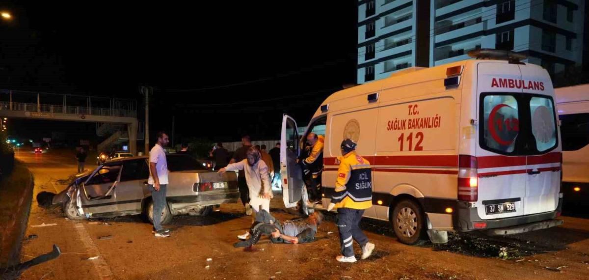 Kastamonu’da Can Pazarı: Yaralıyı Kurtarmaya Çalışanlara Öteki Bir Araç Çarptı : 6 Yaralı