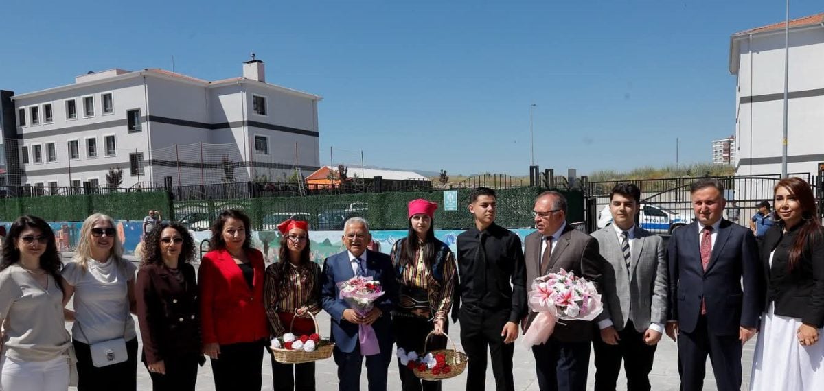 Kayseri’de 2025-2026 eğitim yılı sona erdi, karne dağıtımı yapıldı