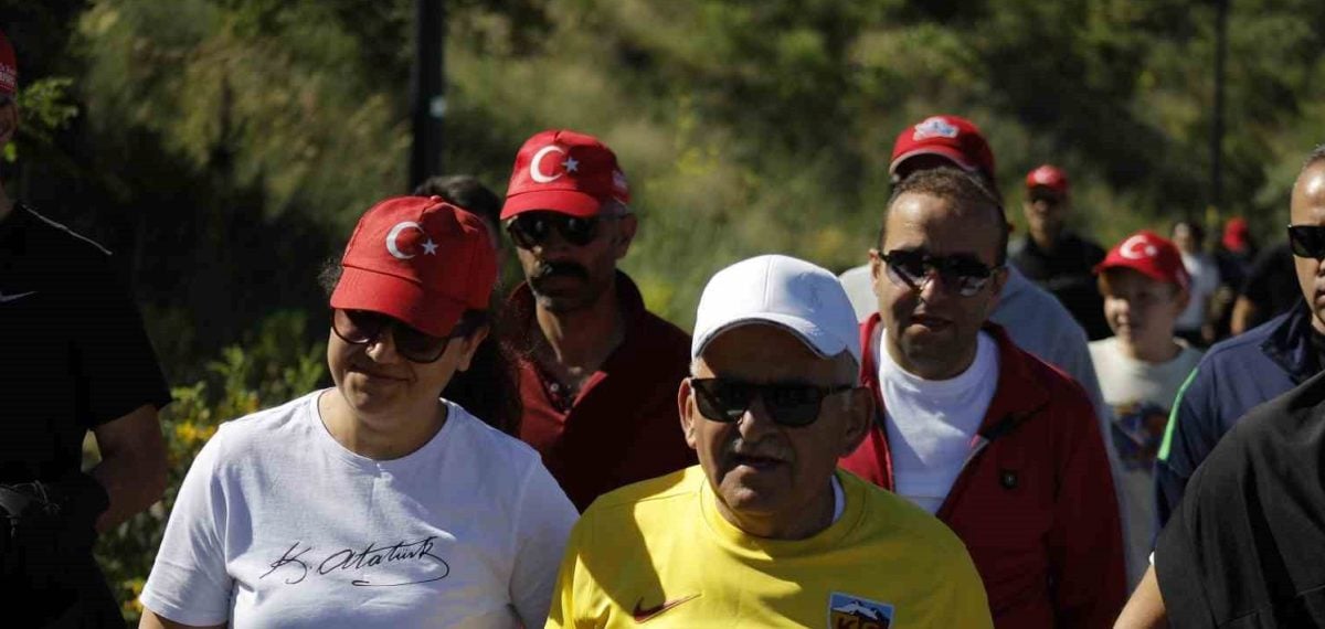 Kayseri’de Başkan Memduh Büyükkılıç, Ali Dağı’ndaki Yaza Merhaba Doğa Yürüyüşüne Katıldı