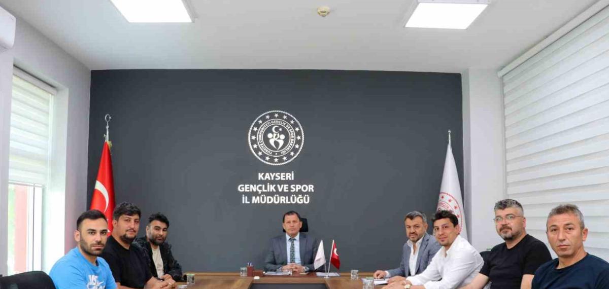 Kayseri’de Kayak Sporunun Geleceği Masaya Yatırıldı