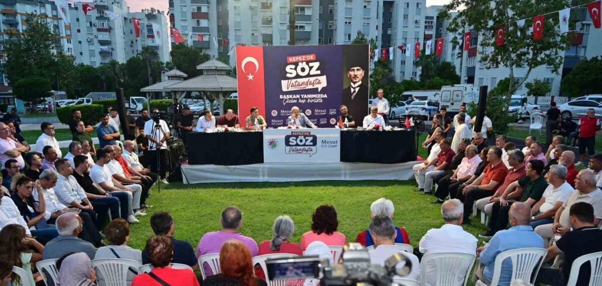 Kepez Belediye Başkanı Kocagöz mahalle buluşmalarında hizmet ve borçsuz belediye sürecini anlattı