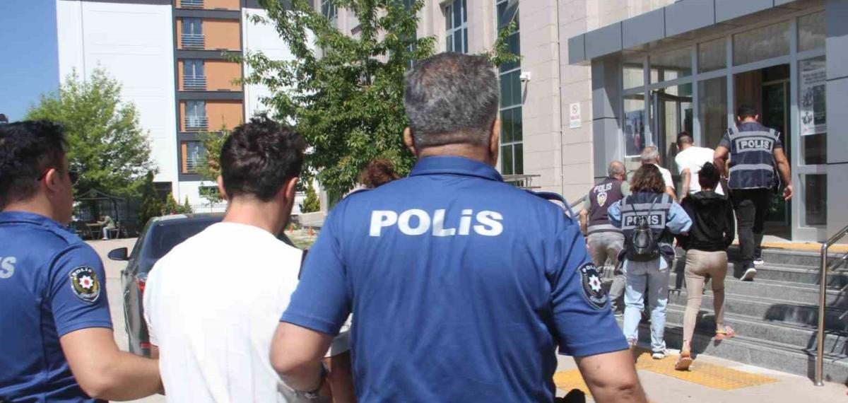 Konya’da Sahte Altın Dolandırıcıları Adliyeye Sevk Edildi