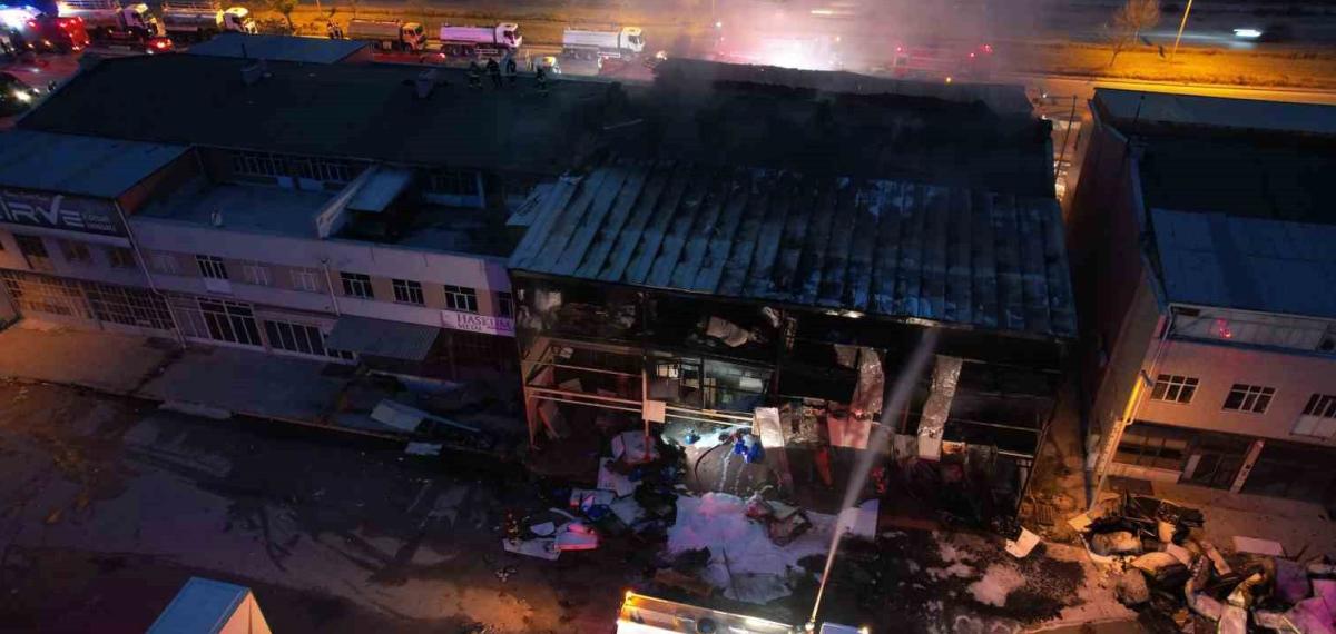 Konya’daki Mobilya Fabrikasında Yangın ve Şehit Olan İtfaiye Eri