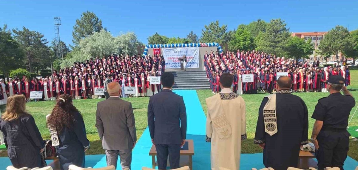 KSBÜ Sağlık Bilimleri Fakültesi’nden 541 mezuna diplomaları verildi