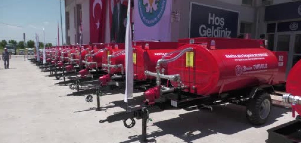Manisa Büyükşehir 48 su tankerini kırsal mahallelere teslim etti