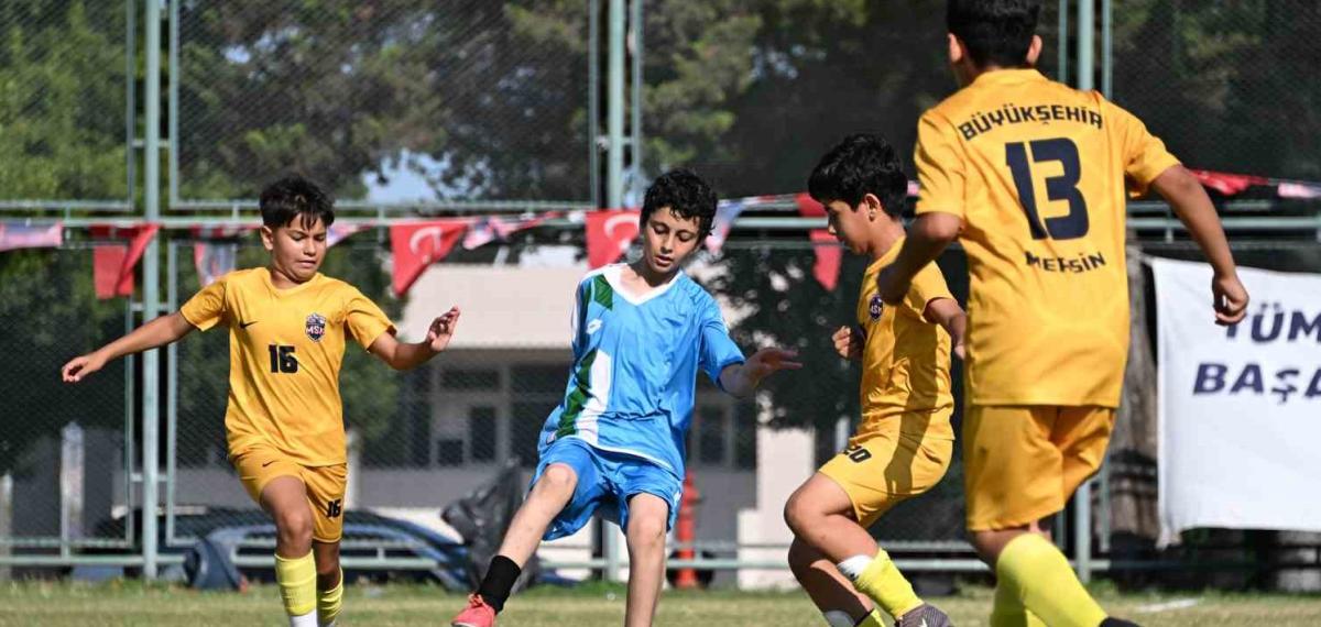 Mersin’de 3 Binden Fazla Çocuk Futbol Şöleninde Buluştu