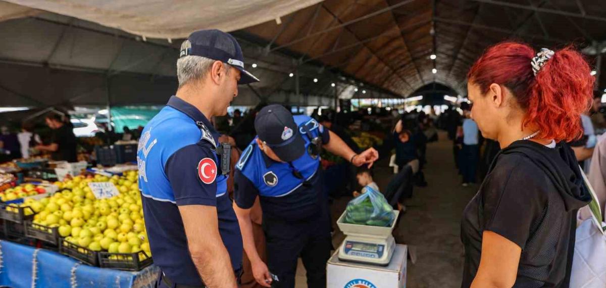 Mezitli Zabıtasından Semt Pazarlarında Sıkı Denetim