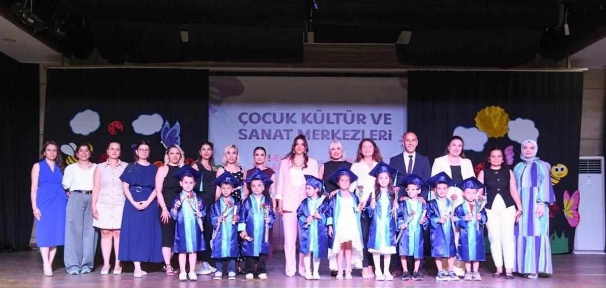 Minikler Şovlarıyla Ailelerini Gururlandırdı