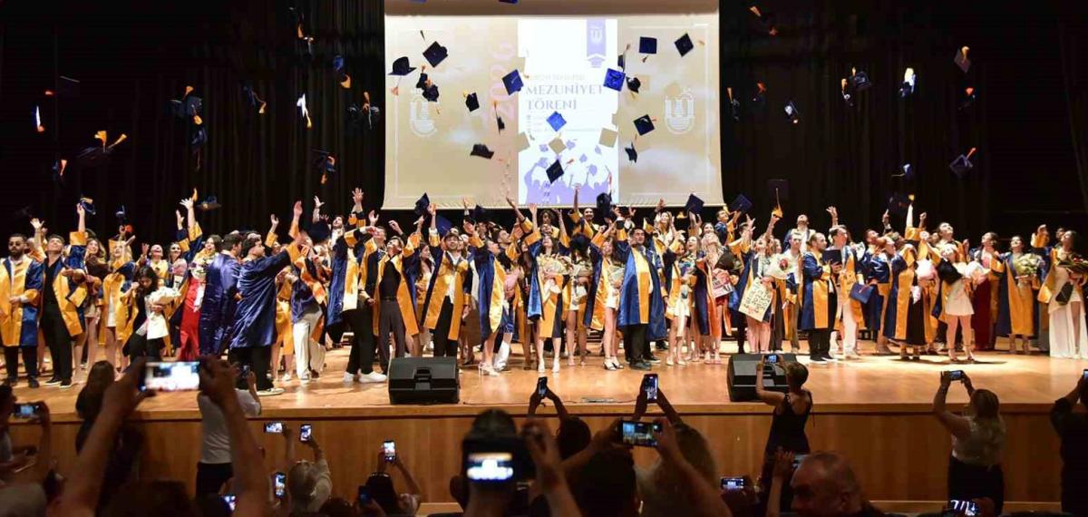 Mskü Turizm Fakültesi Mezunlarını Bölüme Uğurladı