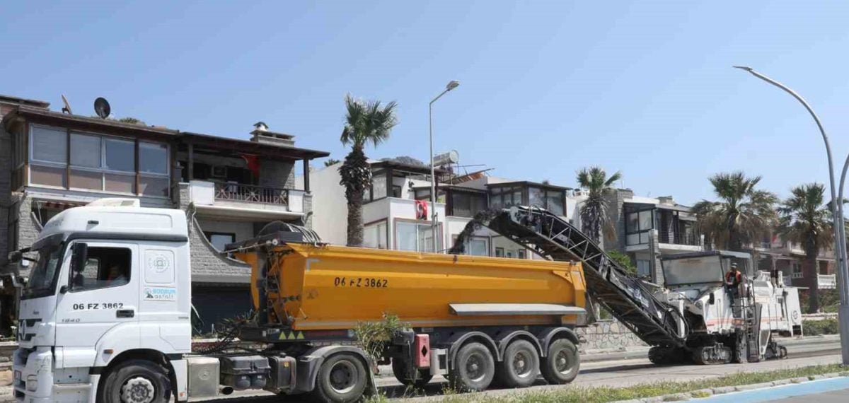 Muğla Büyükşehir 7 şantiyeyle 628,87 km yol bakım ve üretim çalışmalarını sürdürüyor