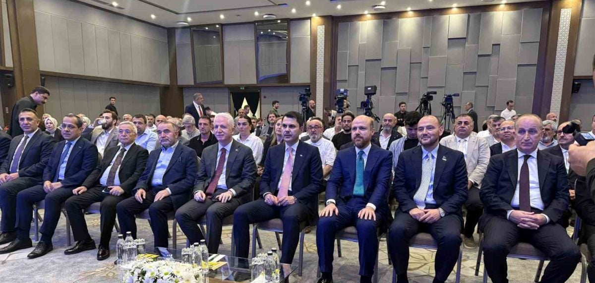 Murat Kurum deprem sonrası şehirlerin yeniden inşasını anlatıyor
