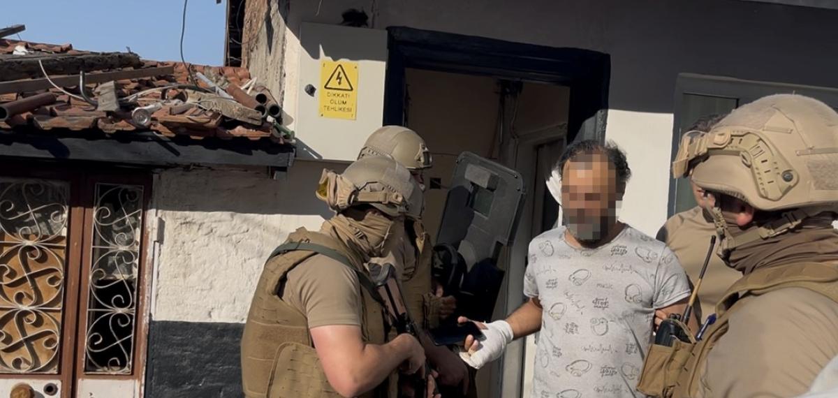 Özel Harekat Konutu Ablukaya Aldı, Yakalanınca “Çalsaydınız Açardım” Dedi
