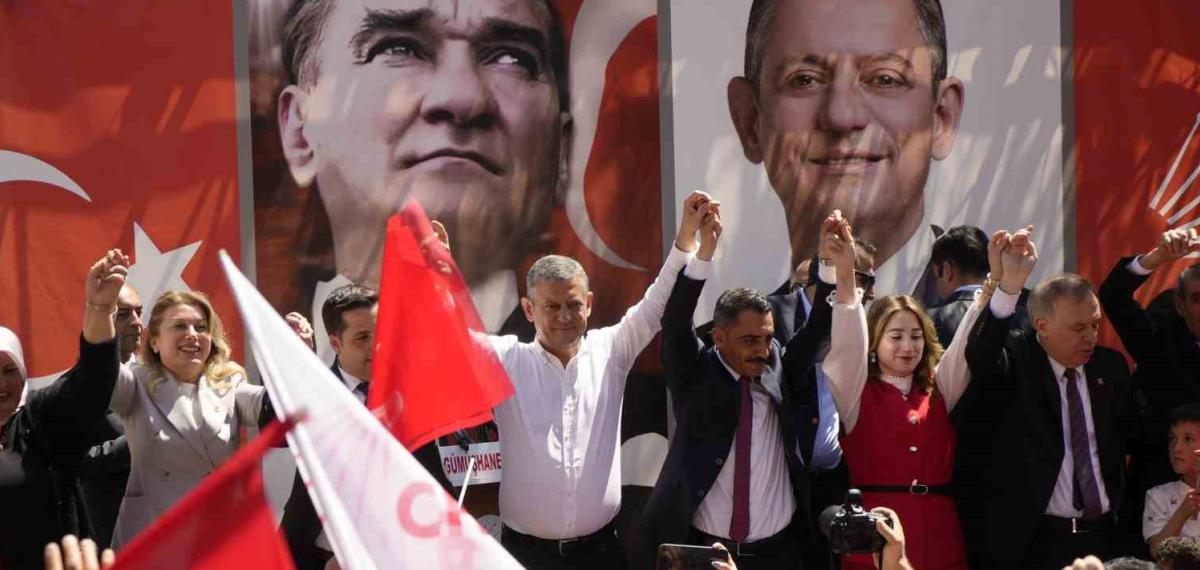 Özgür Özel Tekke’de Konuştu