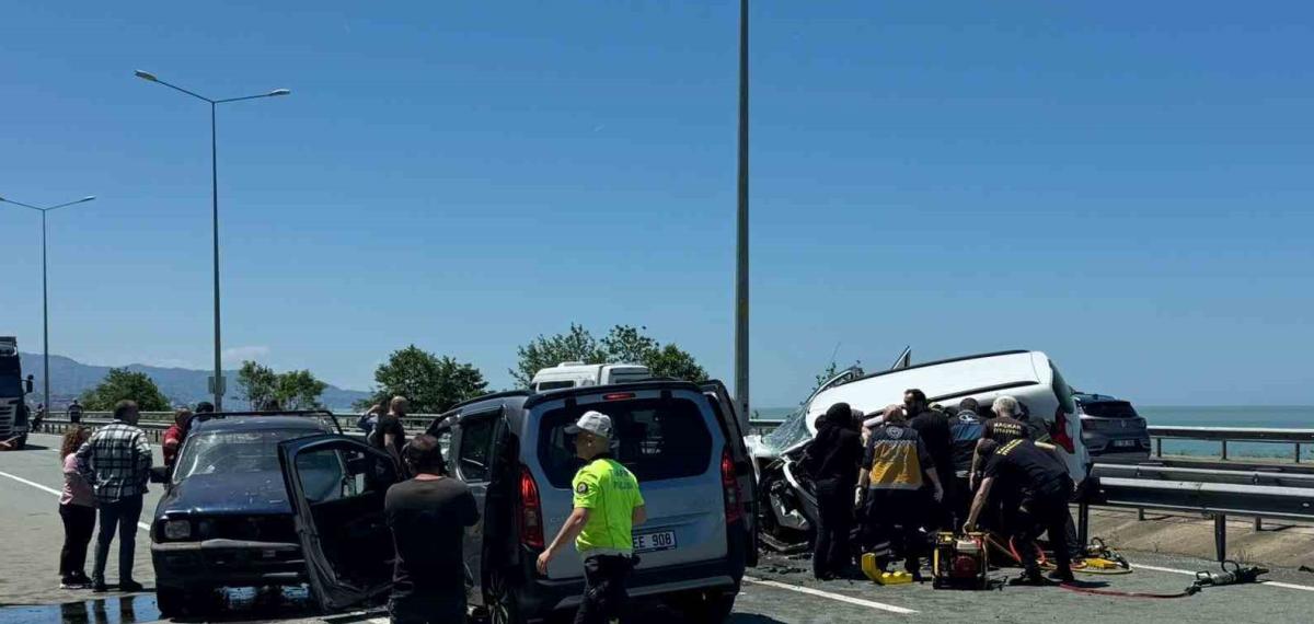 Rize’de Ters Yöne Giren Yaşlı Sürücü Kazaya Neden Oldu: 2 Ölü, 3 Yaralı
