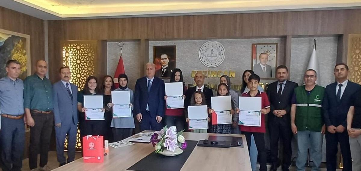 Sağlıklı Jenerasyon Sağlıklı Gelecek Yarışması’nda Dereceye Giren Öğrenciler Ödüllendirildi