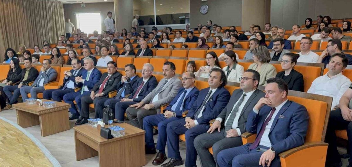 Samsun Adliyesi’nde Hakimler ve Savcılar Kurulu kararnamesi sonrası plaket töreni