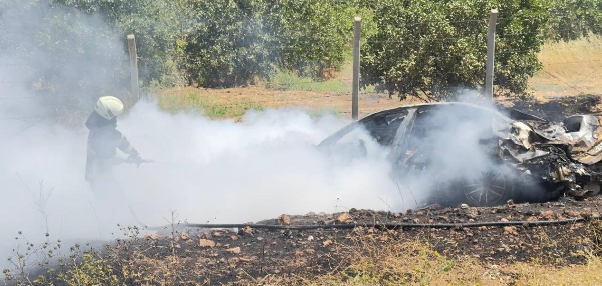 Şanlıurfa’da otomobil kontrolden çıkarak şarampole devrildi