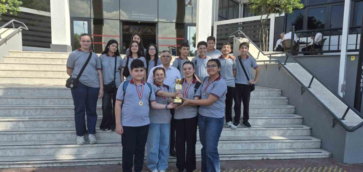 Sarıgöl Şehit Esin Akay Ortaokulu Manisa Üçüncüsü Oldu
