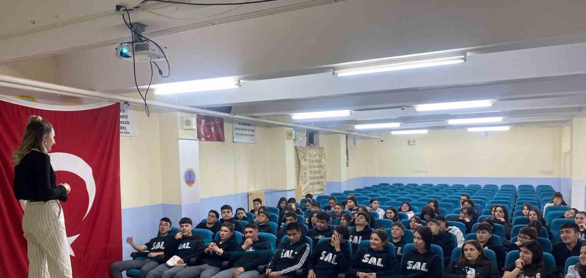 Selendi’de Liseliler Yapay Zeka ile Geleceğe Hazırlandı