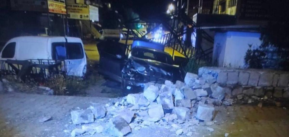 Seyir Halindeki Arabaya Açılan Ateşte Başından Vurulan Bayan Hayatını Kaybetti