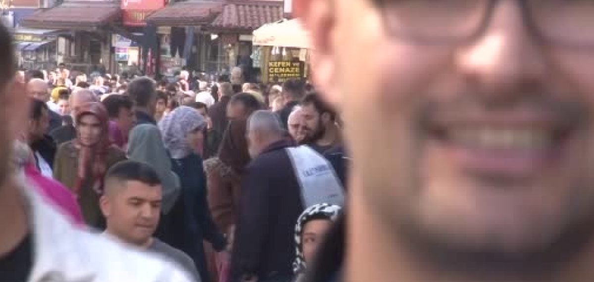 Sıcak havalarda su tüketimi uyarısı: Asitli içecekler yerine su ve mineralli içecekler tercih edilmeli