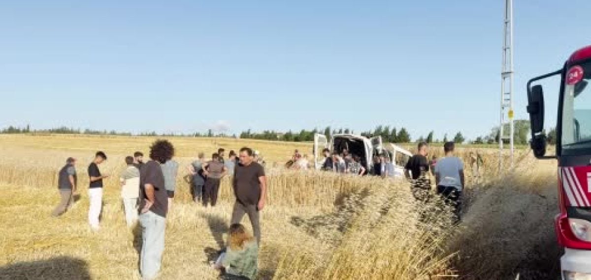 Silivri Çeltik Yolu’nda minibüs tarlaya uçtu: 2 ölü, 10 yaralı