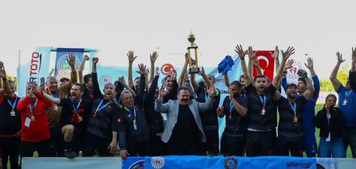 Sivas’ta İşitme Engelliler Futbol Süper Lig Play-Off’ında İstanbul Sessizler şampiyon oldu