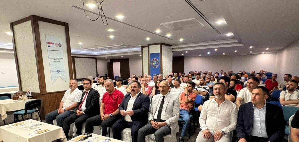 Sivas’ta İşitme Engelliler Spor Semineri ‘Eşit Oyun, Eşit Ses’ Projesiyle Gerçekleşti