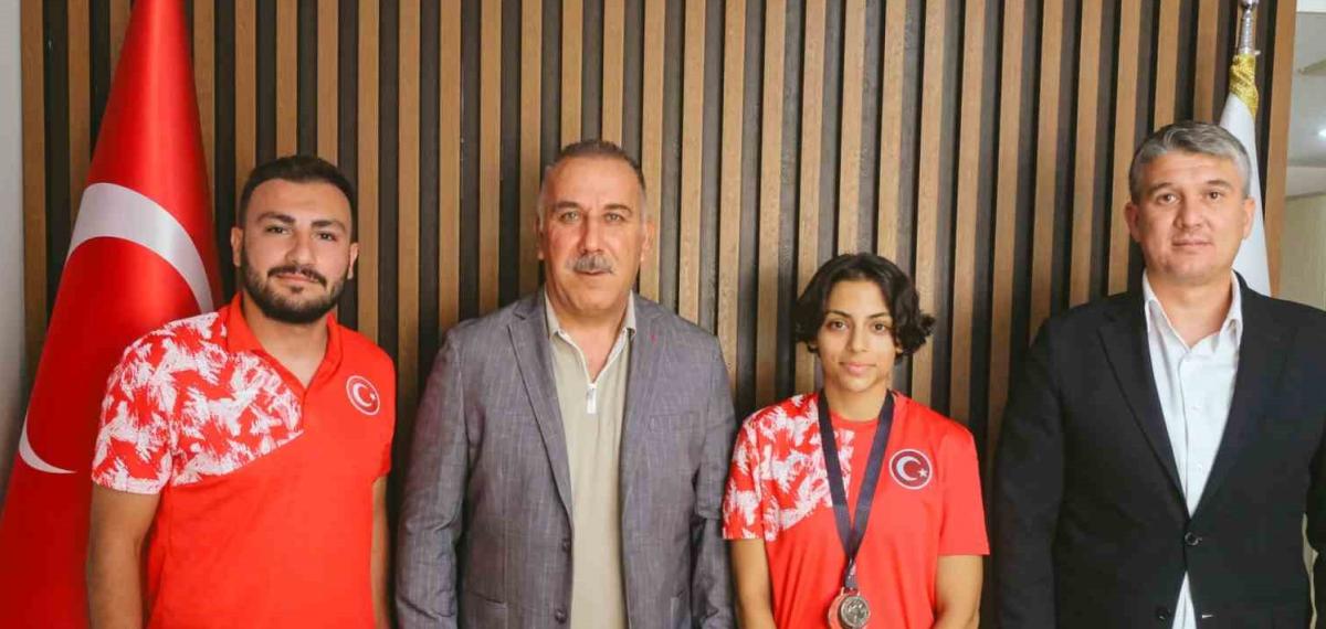 Sude Naz Bayar’ın Başarılarla Dolu Yolculuğu: Türkiye’yi Balkan Şampiyonası’nda Gururla Temsil İçin Hazır