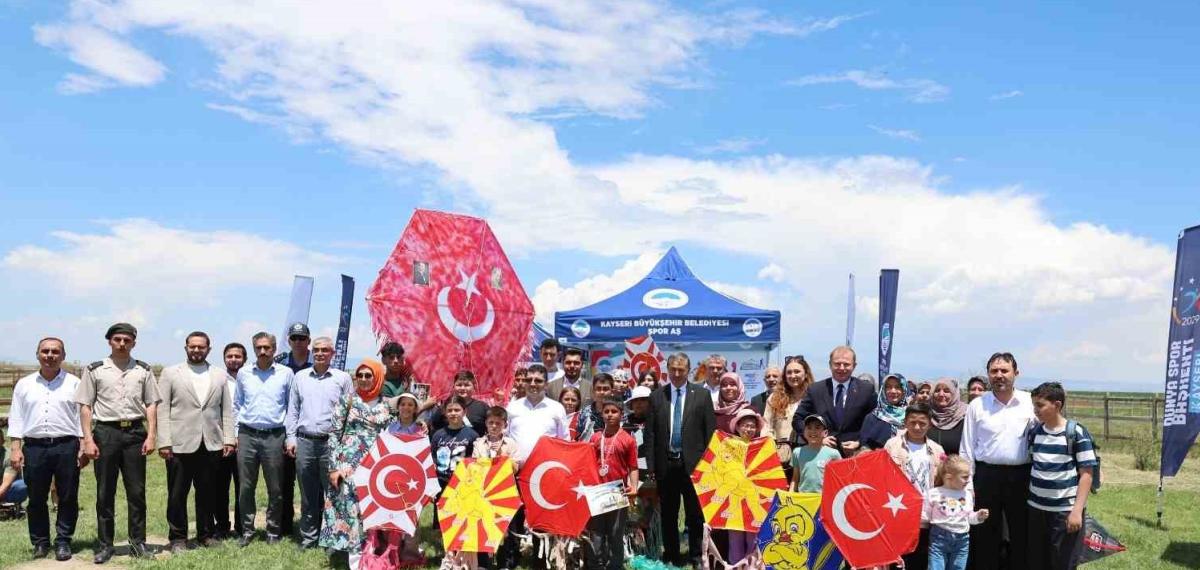 Sultan Sazlığı’nda Uçurtma Şenliği Düzenlendi