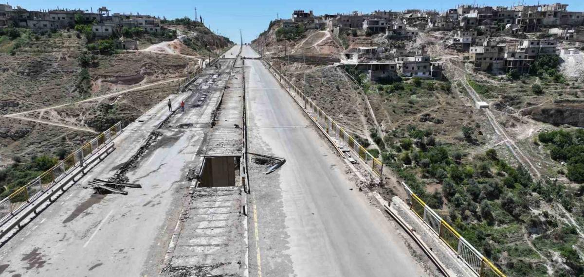 Suriye’nin Kuzeyi ile Güneyini Bağlayan Rastan Köprüsü Hizmete Açıldı